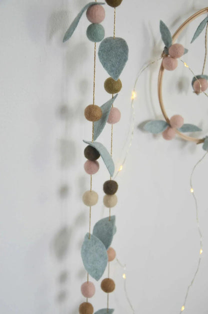 Guirlande chambre bébé Vert &amp; rose