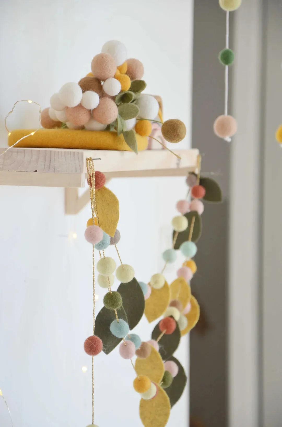 Guirlande chambre bébé Jaune moutarde &amp; Rose