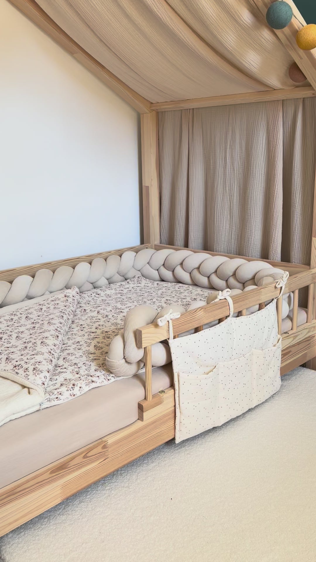 Beige bedhemel van biologisch katoen